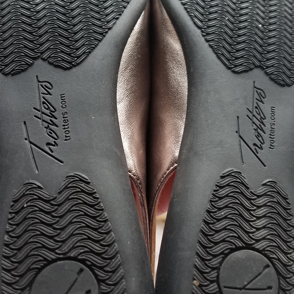 Trotters bronze/black shoes, new, sz 8N - Picture 7 of 7